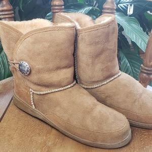 Minnetonka button ankle boots